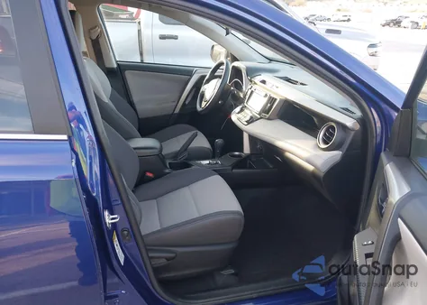 2015 Toyota Rav4 Xle z USA, uszkodzony, nr VIN 2T3WFREV6FW226498